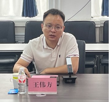 龙芯中科技术股份有限公司王伟方一行莅校考察座谈