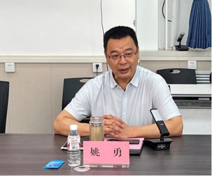 龙芯中科技术股份有限公司王伟方一行莅校考察座谈