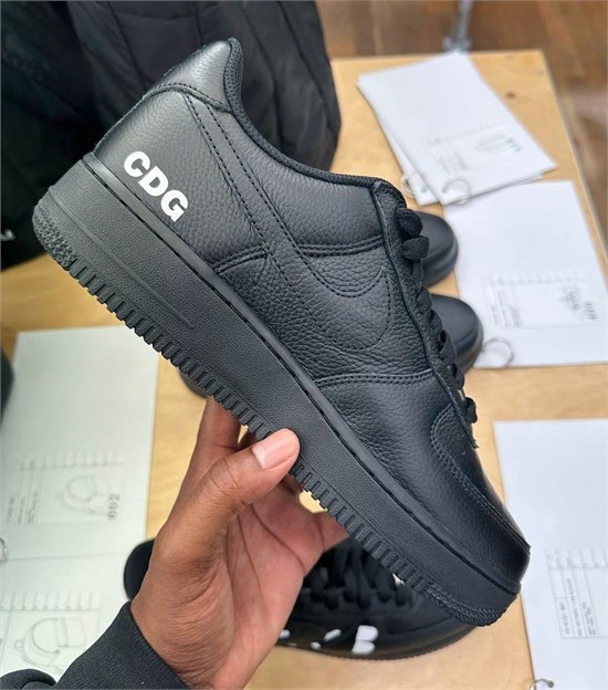 Comme des Gar?ons Black再度携手Nike推出新品