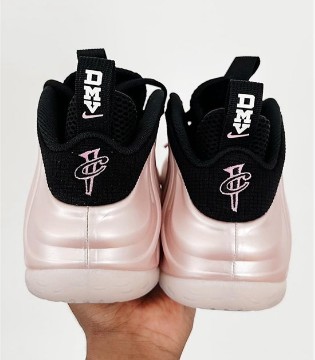 「玫瑰金」Air Foamposite One DMV 实物曝光