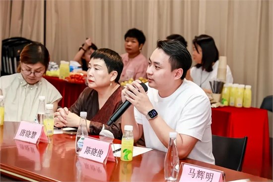  广州市海珠中大纺织产业商会世界设计论坛召开