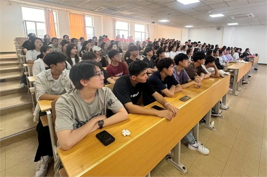  大连艺术学院 从“心”出发 点亮新征程