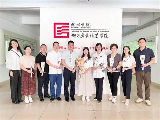  校友归来传薪火 学子奋发向未来 2024级新生学习经验交流会