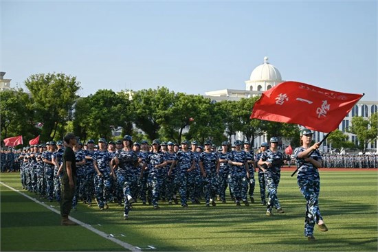 江西服装学院举行2024年新生军训成果汇报暨表彰大会