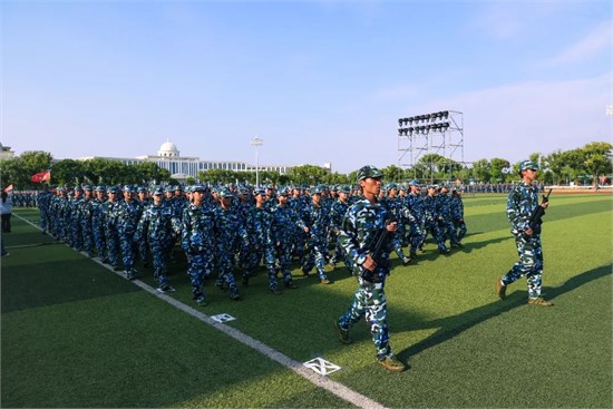 江西服装学院举行2024年新生军训成果汇报暨表彰大会