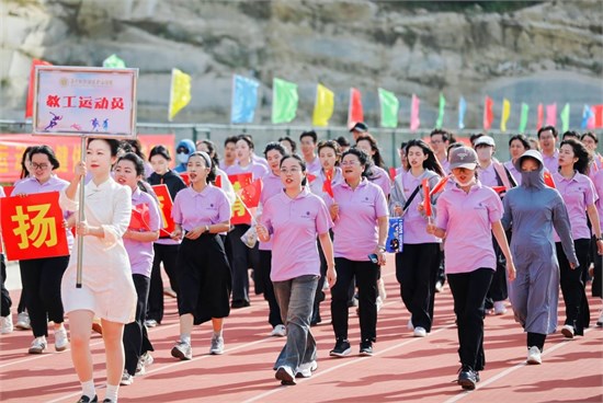 泉州纺织服装职业学院举行第十九届田径运动会开幕式