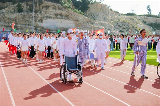 泉州纺织服装职业学院举行第十九届田径运动会开幕式