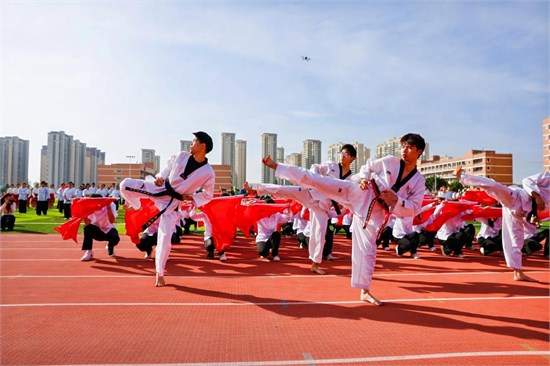 泉州纺织服装职业学院举行第十九届田径运动会开幕式