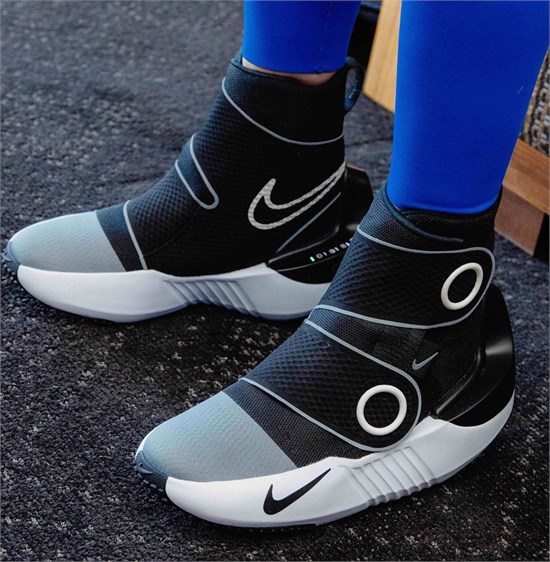 Nike与Hyperice联手打造未来科技球鞋