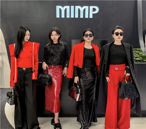 蛇年到 MIMP蜜琵在此向大家拜个吉祥年