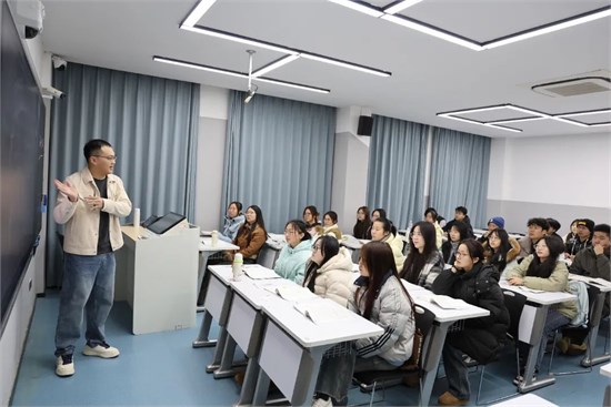 江西服装学院：春风化雨启新程 奋进拼搏看今朝