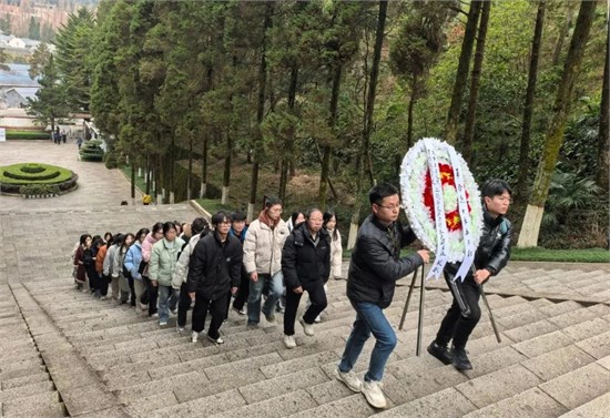 寻访红色足迹 江服师生井冈山红色研学之旅