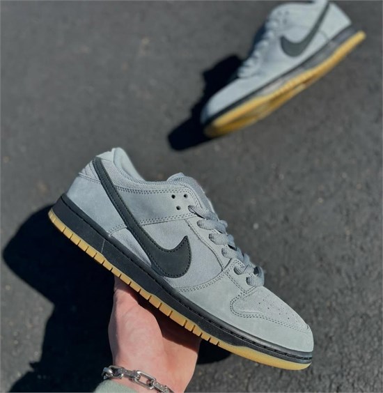 经典焕新：Nike SB 橙标系列推出新配色