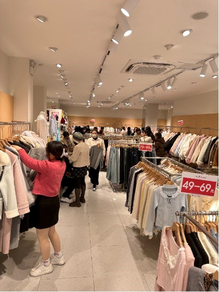 加盟入卡女装 抢占低迷经济下的时尚商机