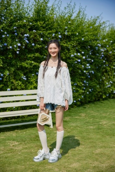 波嬉風(fēng)穿搭美學(xué)：隨性如風(fēng)，浪漫入骨