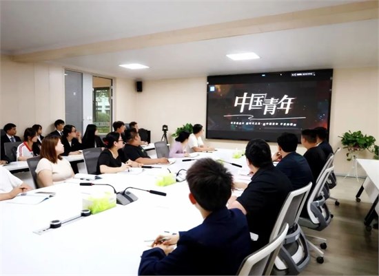 学校召开戍边支教西部计划志愿者服务队队员回信精神专题座谈会