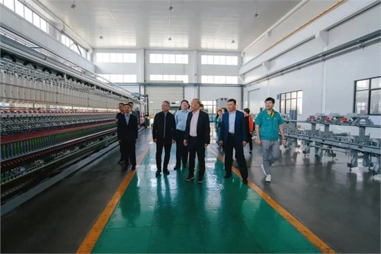 中国纺联会长孙瑞哲一行调研同和纺机，鼓励企业成为行业灯塔