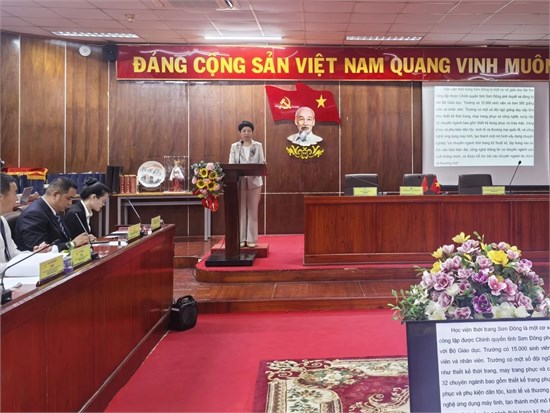 职教精彩看山服·职教出海 学院党委书记郝燕一行到越南访问交流