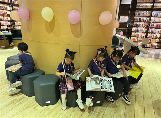 我校图书馆迎来沣西实验幼儿园萌娃参观