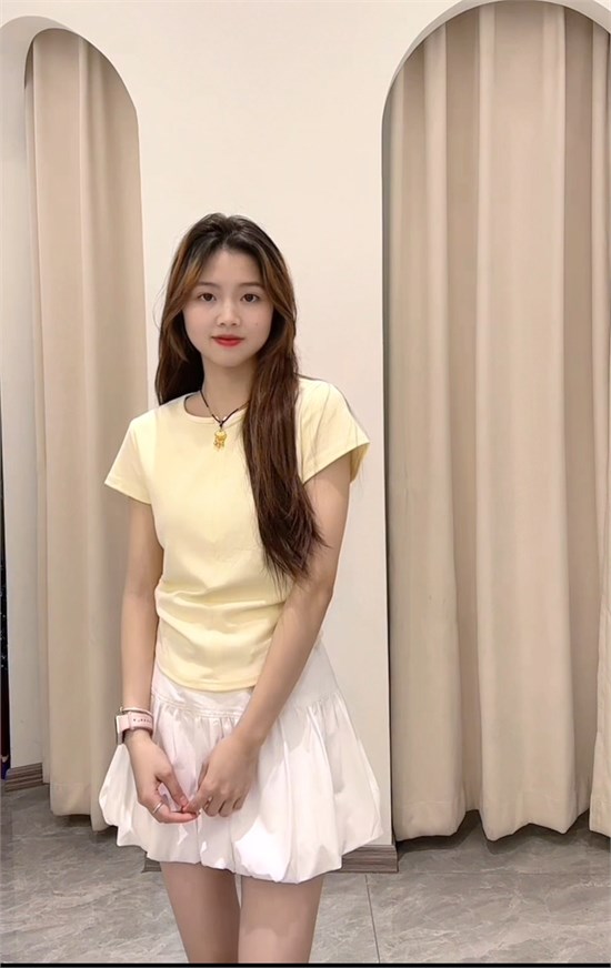 所季2025夏季新品 简约服饰 点亮时尚日常
