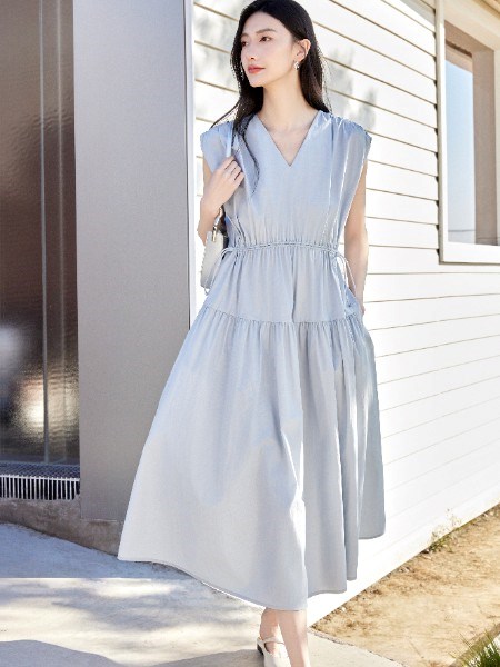 婕依妮2025夏季新品 简约而文艺沉静 知性从容