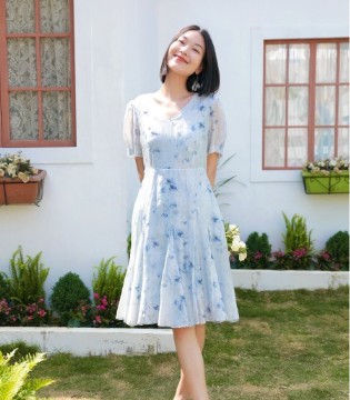 榮子原創(chuàng)女裝 2025夏季新品清新自由