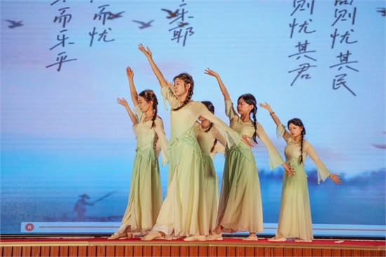 笔绘古韵 诗词风华 学院举办展演活动