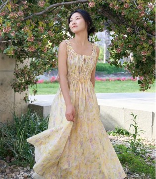 薇薇希2025女裝新品 盛夏流年 裙裾織夢(mèng)