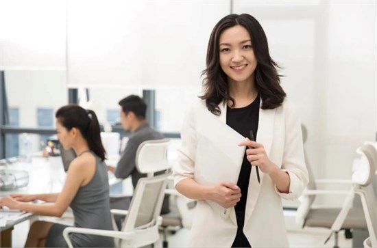 时尚自由新选择：ITM信托消费，从此穿衣不花钱！