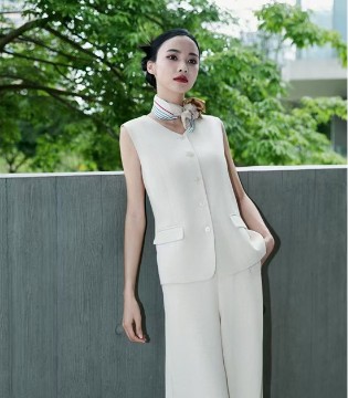 卡蔓Carmen 2025夏季 優(yōu)雅精致 時(shí)尚輕經(jīng)典