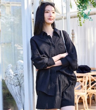 婕依妮 都市女性时尚高雅的代名词