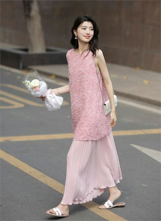 德玛纳FASHION 2025夏季 女性优雅主义的演绎