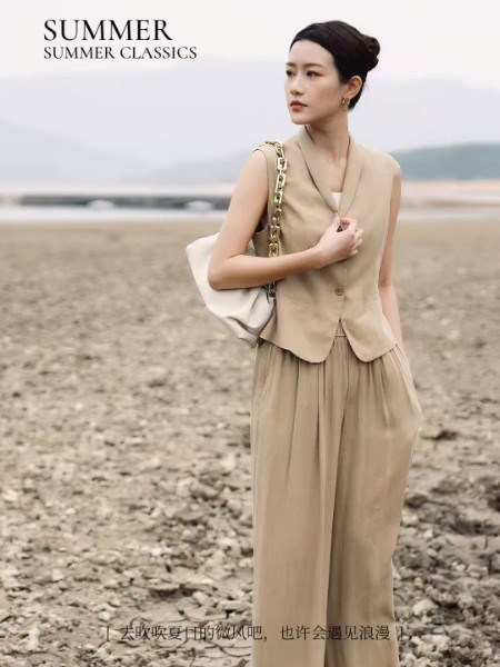 底色女装 把夏天穿成一首明快的歌 