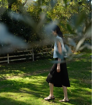 青稚 都市智感穿搭 简约文艺 内敛时尚