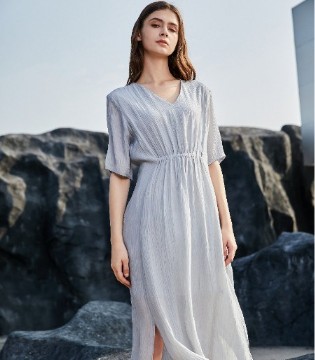 右立方威廉希尔中文官网 绘就都市的清凉慢时光