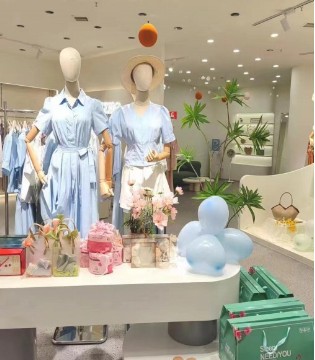 艾丽哲 原创威廉希尔中文官网威廉希尔中文网 以浪漫精致开启威廉希尔中文官网时尚