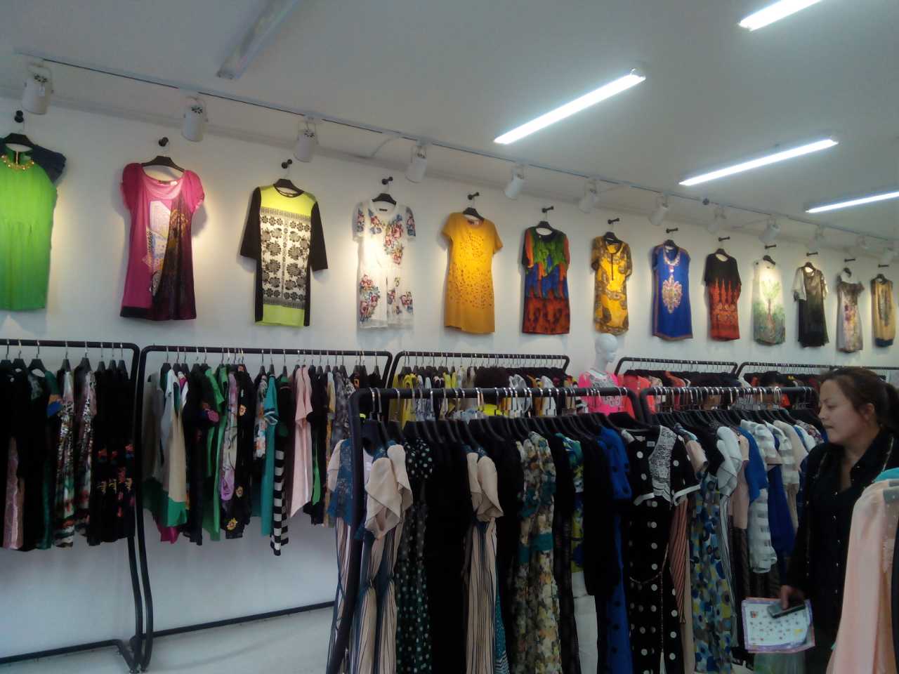 卡宴妮女装折扣店 37236 店铺形象 哈尔滨卡宴