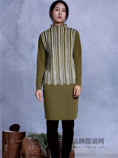 依丁可唯女装2016冬季新品时尚条纹印花毛衣