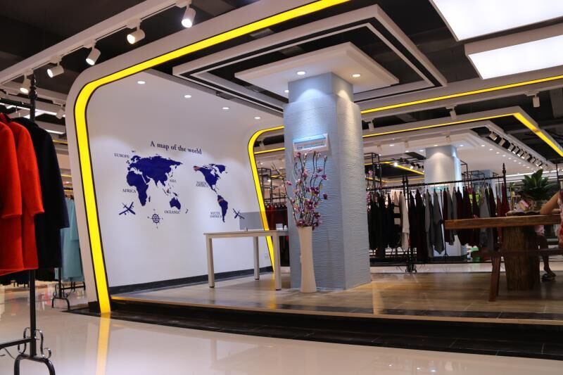 广州市优惑服饰贸易有限公司品牌店铺展示