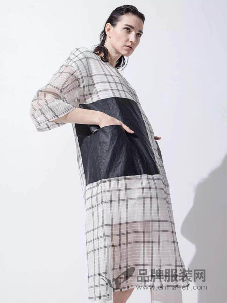 维妮迪女装招商 展现优雅知性的中国当代女性风貌