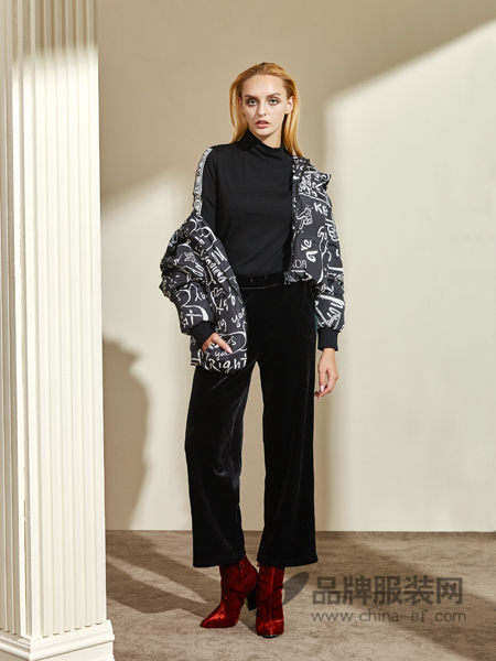 迪笛欧女装2017秋冬时尚字母百搭短装棉外套