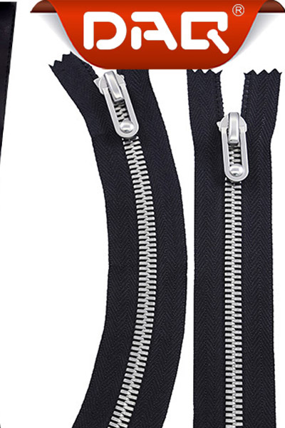大器拉链DAQ品牌:特殊弧度金属鞋拉链,双层防爆拉链个性定制订做