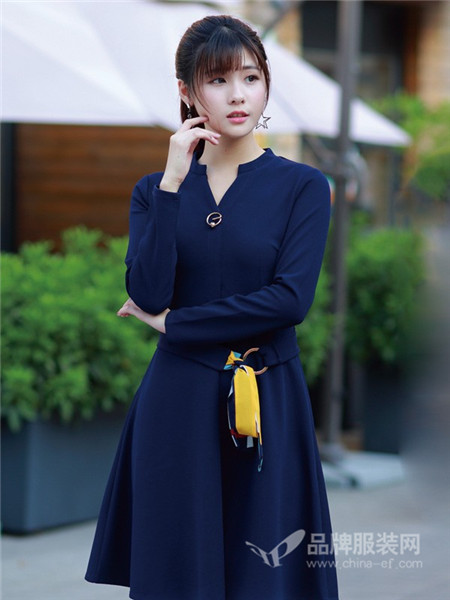 依贝尔女装2017秋冬韩版时尚长袖V领中长款系带修身显瘦连衣裙