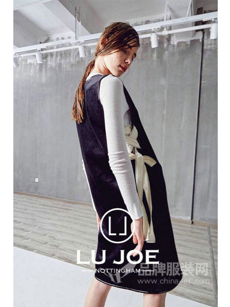 LU JOE女装2017秋冬时尚个性绑带毛绒背心裙