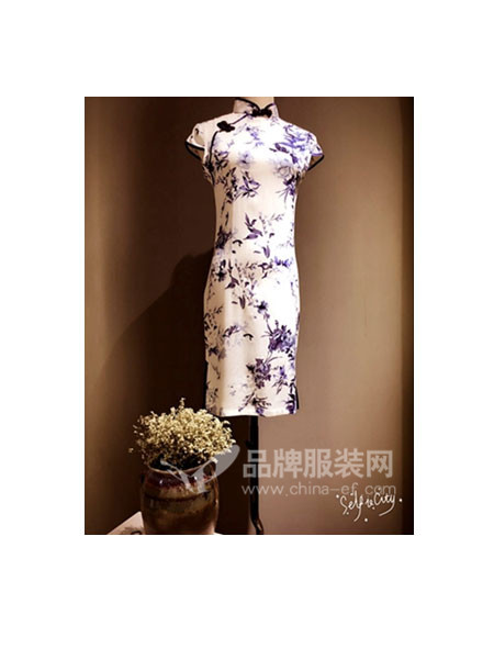 纯萃女装2018春夏中国风修身日常演出走秀真丝祺袍