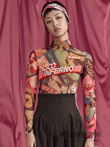 密扇女装时尚印花卡通图按百搭长袖上衣