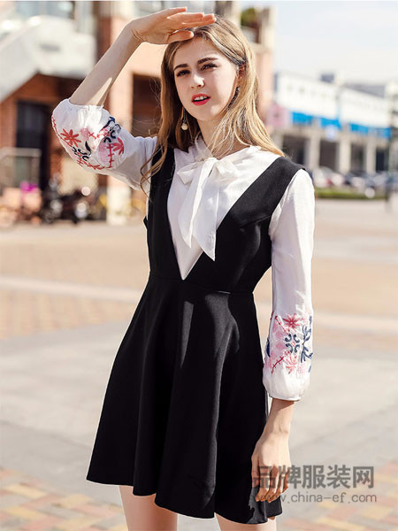 爱丽缇女装2018春季刺绣衬衫背带裙两件套连衣裙小清新套装裙