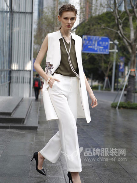 经典故事女装进取的同时追求高雅时尚的生活品味