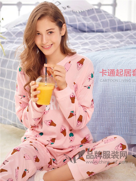 香蜜闺秀女装让女性轻松展现全方位的美丽体态