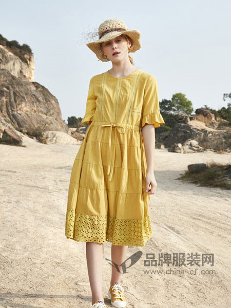 女子卉色女装2018夏季韩式收腰蕾丝拼接连衣裙